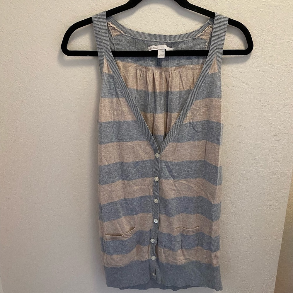 NWOT Old Navy sleeveless v-neck striped sweater